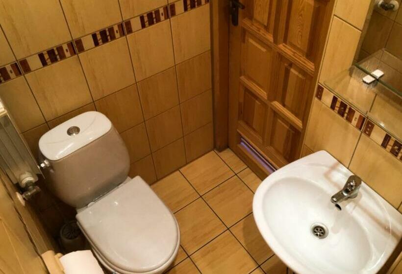 اتاق استاندارد سه نفره, Agrotatry U Stachy