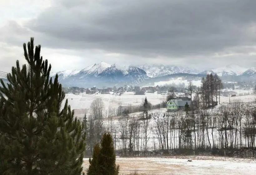 اتاق استاندارد سه نفره, Agrotatry U Stachy