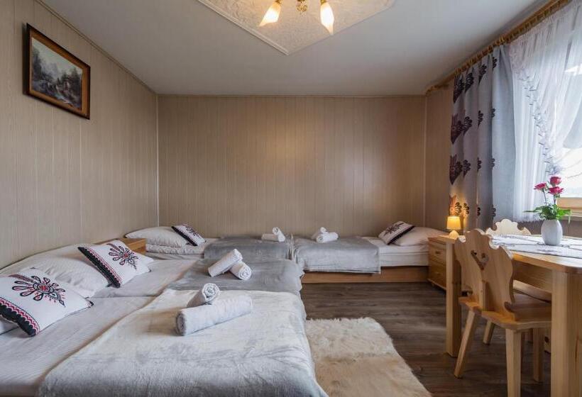 اتاق استاندارد چهار تخته, Agrotatry U Stachy