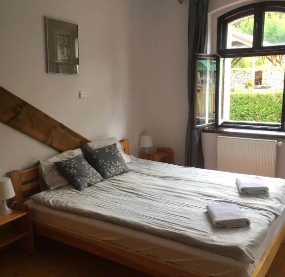 חדר סטנדרט לארבעה, Agroturystyka Bobrowniki