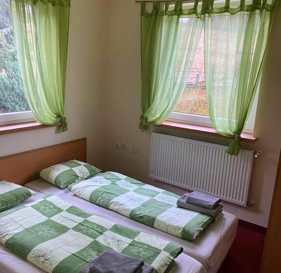 חדר סטנדרט, Agroturystyka Kapellanka   Kraina Wygasłych Wulkanów