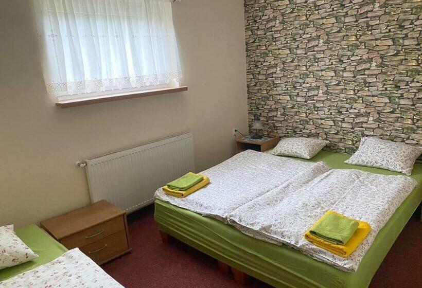 חדר סטנדרט, Agroturystyka Kapellanka   Kraina Wygasłych Wulkanów