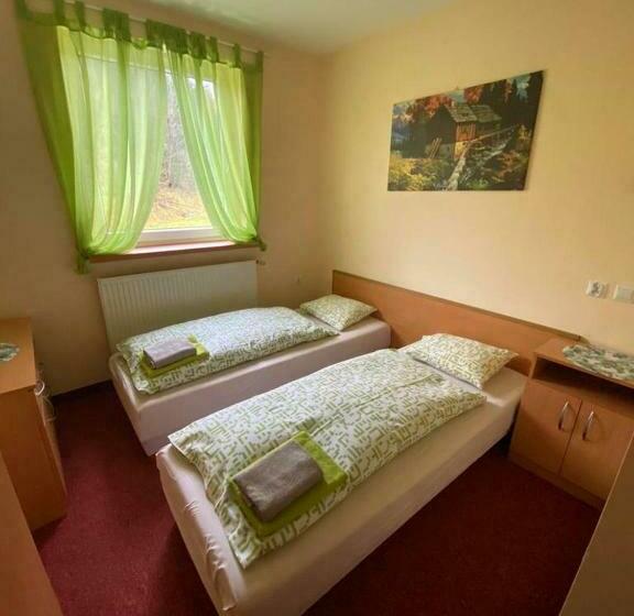 חדר סטנדרט, Agroturystyka Kapellanka   Kraina Wygasłych Wulkanów