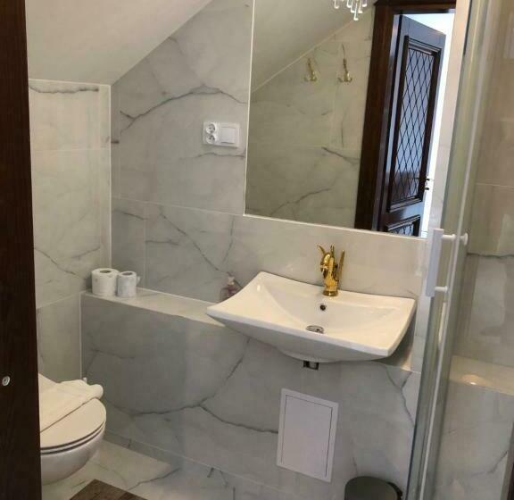 Standardrum, Dworek Kurowski