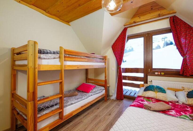 Четырехместный Номер Стандарт с Балконом, Gazdówka Na Mosornym Groniu