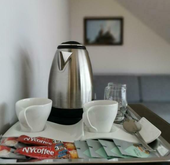 标准三人间, Miodowe Siedlisko