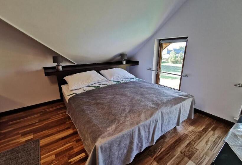 家庭间, Miodowe Siedlisko