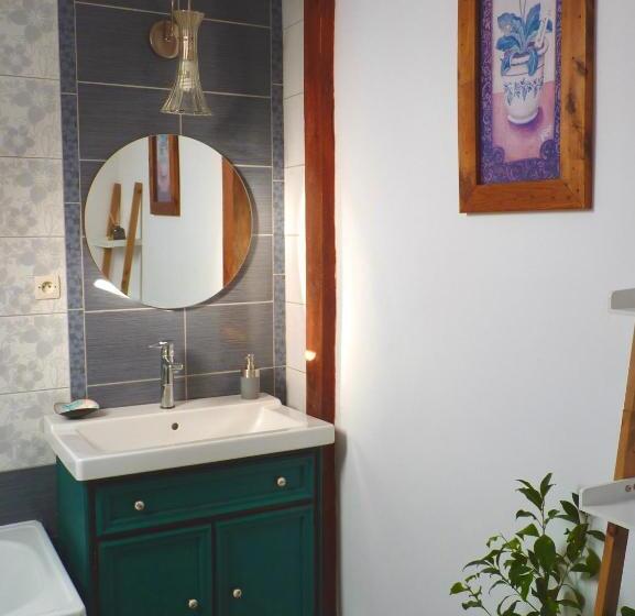 חדר משפחתי, Ptasi Ogród