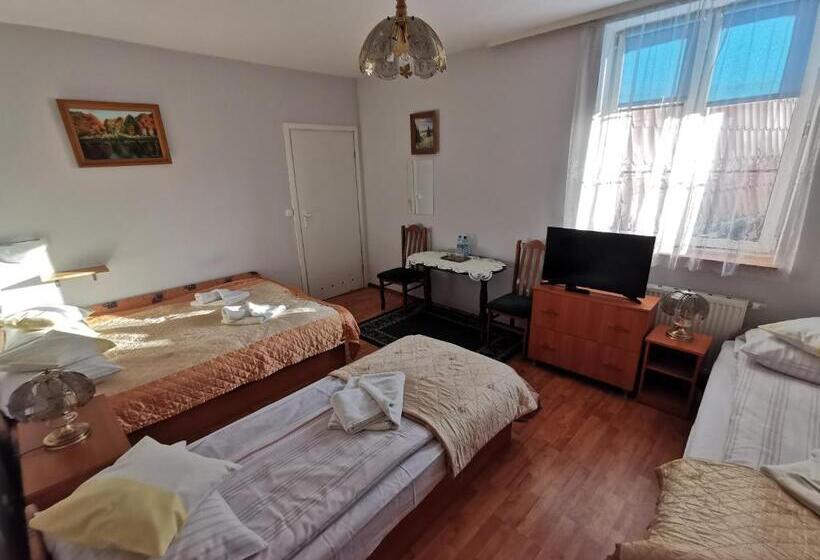 חדר משפחתי, Teresita