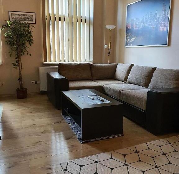 آپارتمان 1 خوابه, Mostowa 3