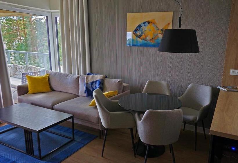 استودیوی استاندارد, Nautica Resort