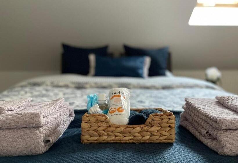 اتاق استاندارد با سرویس بهداشتی مشترک, Apartamenty Zaczarowany Ogród