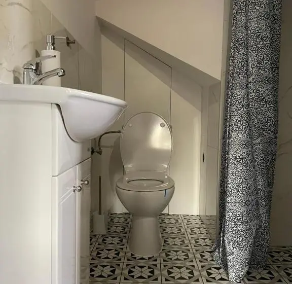 バス共有のスタンダードルーム, Apartamenty Zaczarowany Ogród