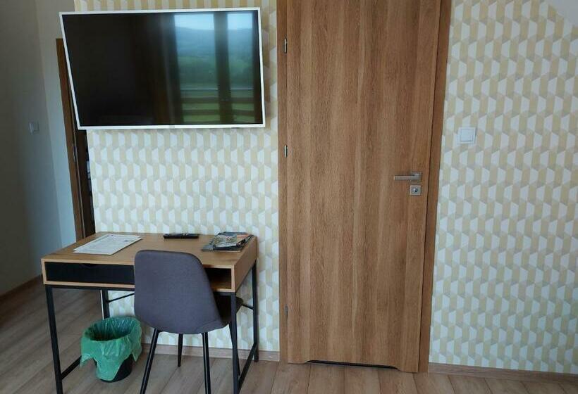 四人标准间, Barwald Hills