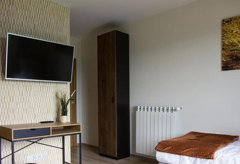 四人标准间, Barwald Hills