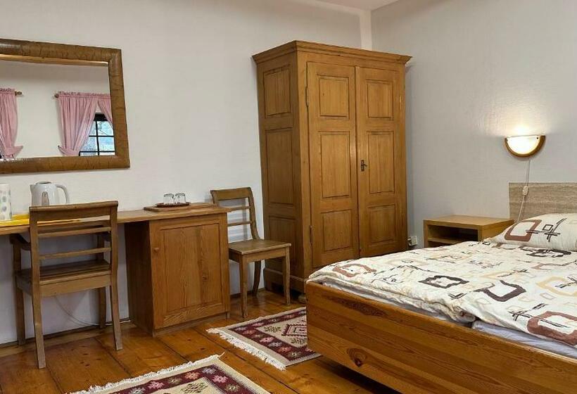 חדר דלוקס, Iwenica