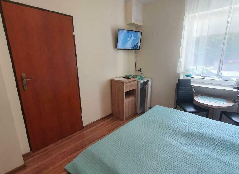 Номер Basic, Pod Lipami