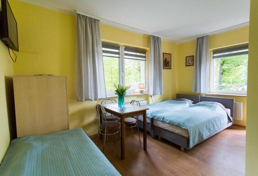 Трехместный Номер Стандарт с Балконом, Pod Lipami