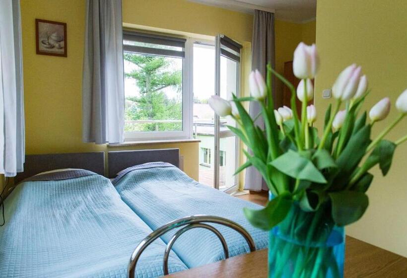 Трехместный Номер Стандарт с Балконом, Pod Lipami