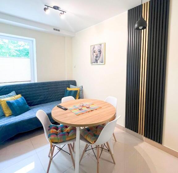 Студия Стандарт, Pod Lipami