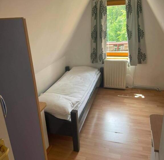 Escritório Estándar, Przystanek Gubałówka  Guest House Zakopane