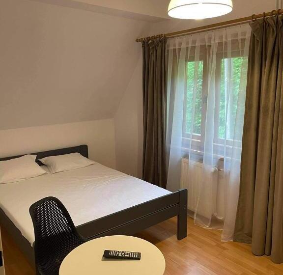 Standard room with outdoor bath, Przystanek Gubałówka Guest House Zakopane