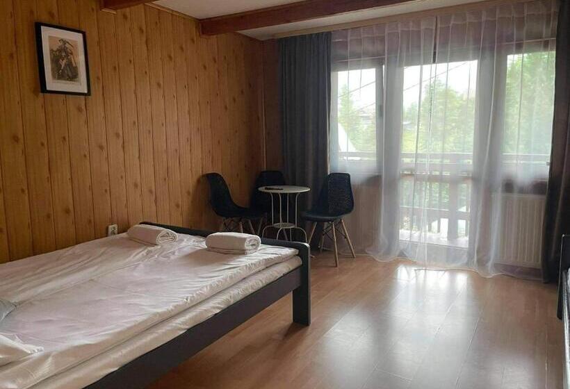 اتاق سهنفرۀ استاندارد با سرویس بهداشتی بیرون از اتاق, Przystanek Gubałówka Guest House Zakopane