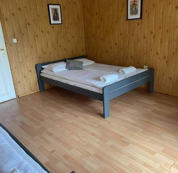 اتاق سهنفرۀ استاندارد با سرویس بهداشتی بیرون از اتاق, Przystanek Gubałówka Guest House Zakopane
