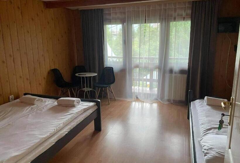 Quarto triplo standard com casa de banho exterior, Przystanek Gubałówka  Guest House Zakopane