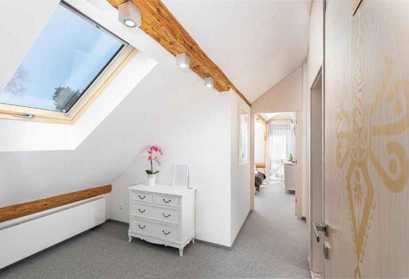 デラックスファミリールーム, Rezydencja Spisz Dom 12 Osób, Podgrzewany Basen, Sauna, Jacuzzi  Velo Czorsztyn, Niedzica