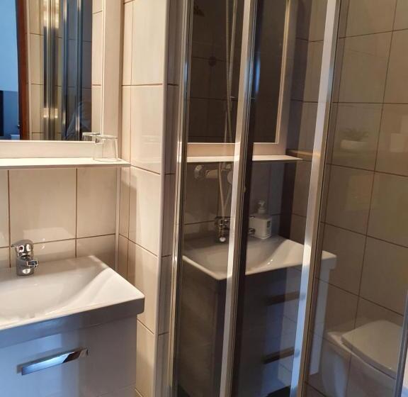 Chambre Triple Standard, U Eli