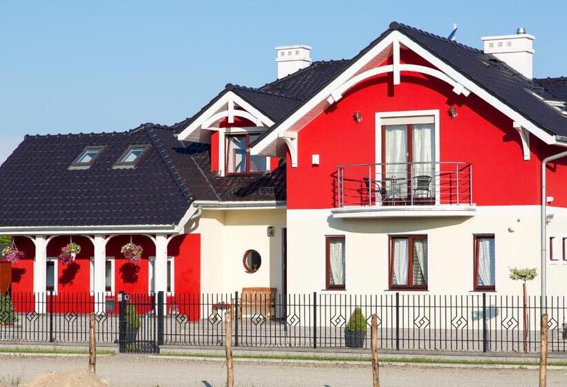 דירת חדר בקומת קרקע, Villa Kamila