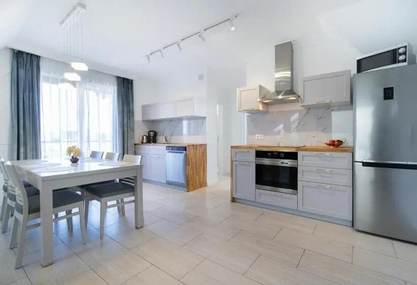 Huoneisto 3 Makuuhuonetta, Villa Kamila