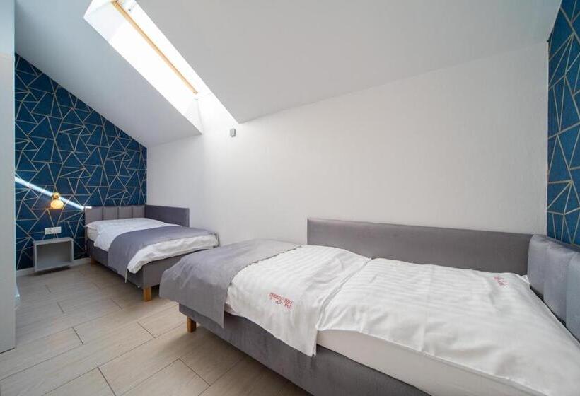 דירת שלושה חדרים, Villa Kamila