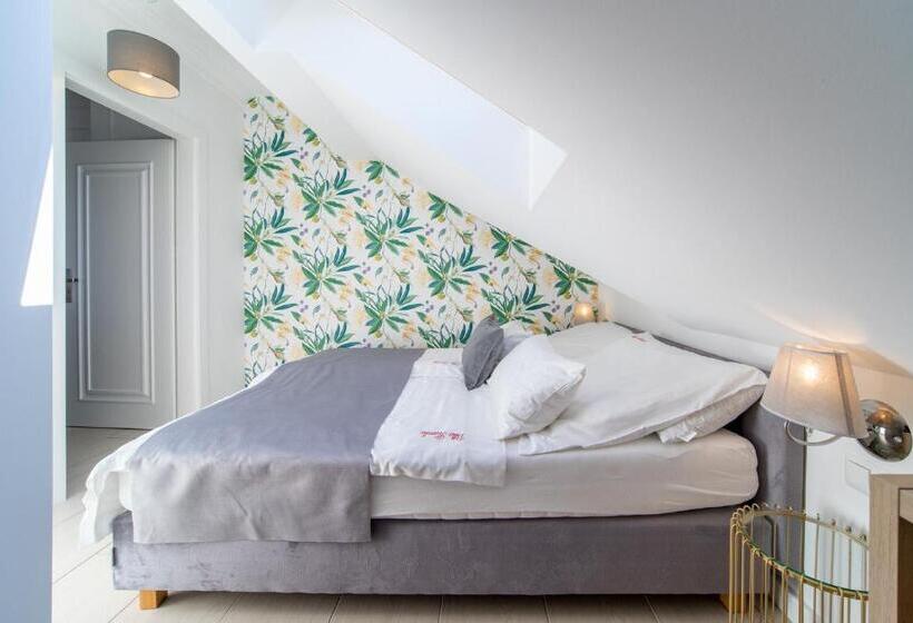 דירת שלושה חדרים, Villa Kamila