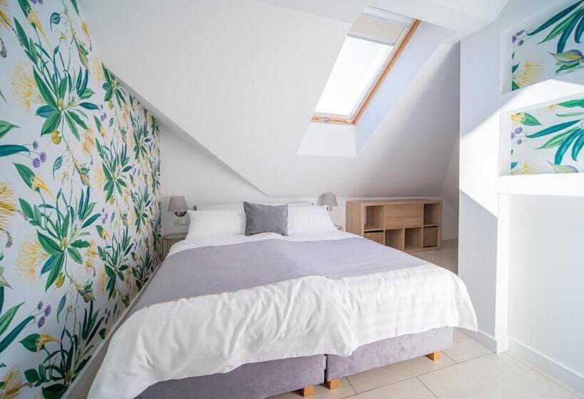 דירת שלושה חדרים, Villa Kamila