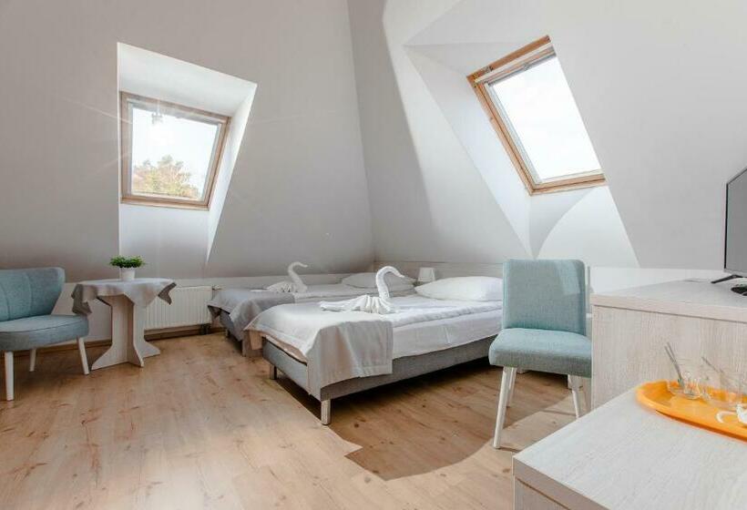 スタンダードトリプルルーム, Ośrodek Kolonijno Wczasowy Mewa   Przy Plaży Z Basenem Z Podgrzewaną Wodą I Mini Spa