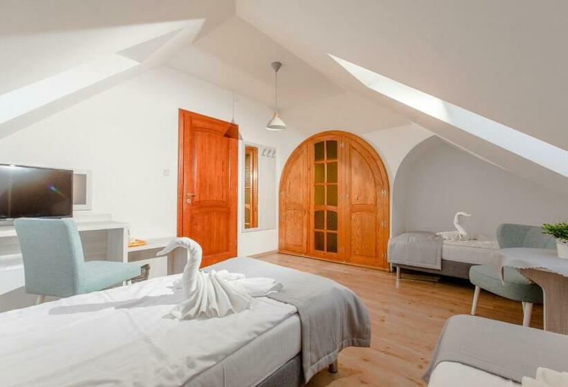 スタンダードトリプルルーム, Ośrodek Kolonijno Wczasowy Mewa   Przy Plaży Z Basenem Z Podgrzewaną Wodą I Mini Spa