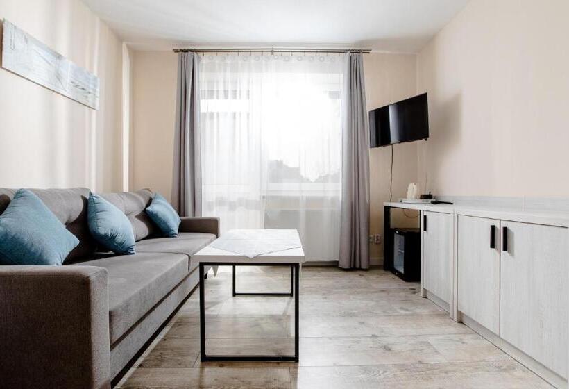 ファミリールーム, Ośrodek Kolonijno Wczasowy Mewa   Przy Plaży Z Basenem Z Podgrzewaną Wodą I Mini Spa