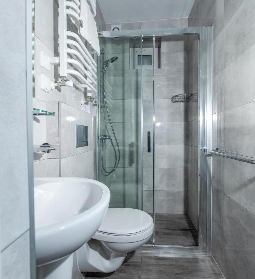 ファミリールーム, Ośrodek Kolonijno Wczasowy Mewa   Przy Plaży Z Basenem Z Podgrzewaną Wodą I Mini Spa