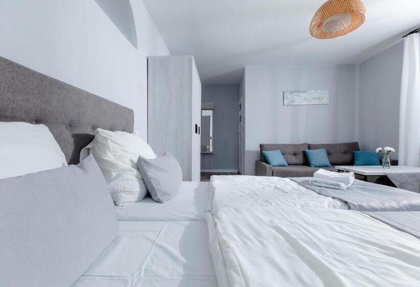 ファミリールーム, Ośrodek Kolonijno Wczasowy Mewa   Przy Plaży Z Basenem Z Podgrzewaną Wodą I Mini Spa