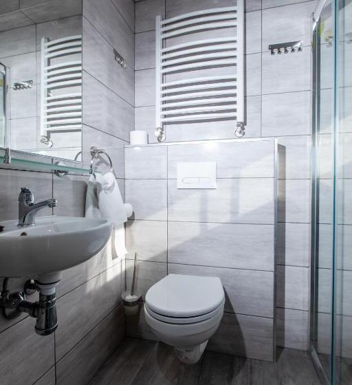 ファミリールーム, Ośrodek Kolonijno Wczasowy Mewa   Przy Plaży Z Basenem Z Podgrzewaną Wodą I Mini Spa