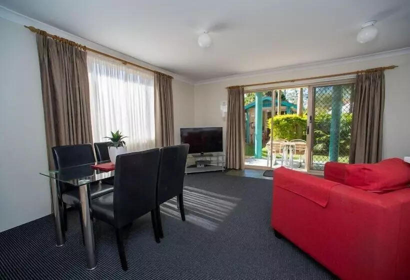 2 Bedroom Apartment Garden View, Beaches Serviced Apartments