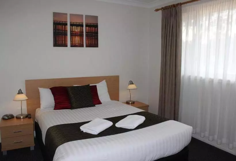 2 Bedroom Apartment Pool View, Beaches Serviced Apartments