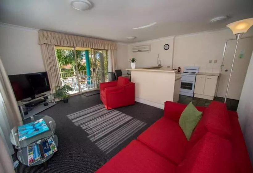 2 Bedroom Apartment Pool View, Beaches Serviced Apartments