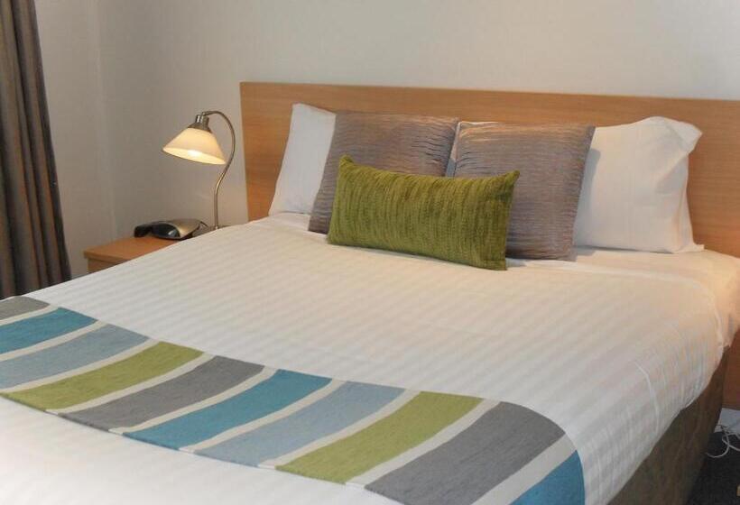 Апартаменты 1 Спальня Вид на Бассейн, Beaches Serviced Apartments