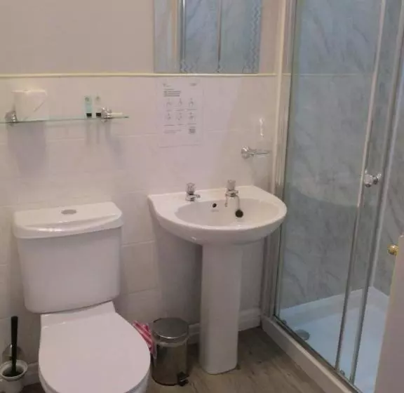 オーシャンビュースタンダードルーム, Sefton Lodge Seafront ,panoramic Sea View Ensuite Balconys Available, Guest Garden