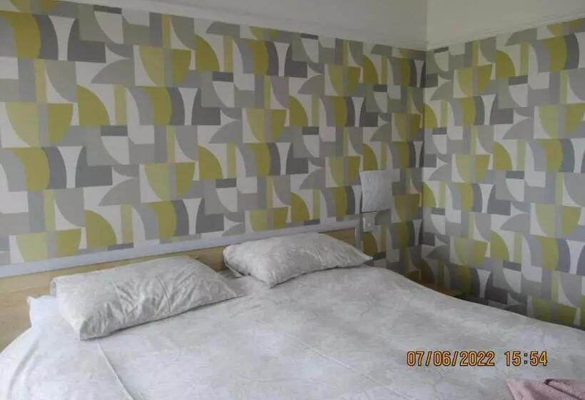オーシャンビュースタンダードルーム, Sefton Lodge Seafront ,panoramic Sea View Ensuite Balconys Available, Guest Garden
