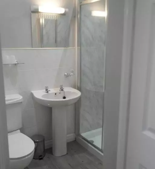オーシャンビュースタンダードルーム, Sefton Lodge Seafront ,panoramic Sea View Ensuite Balconys Available, Guest Garden