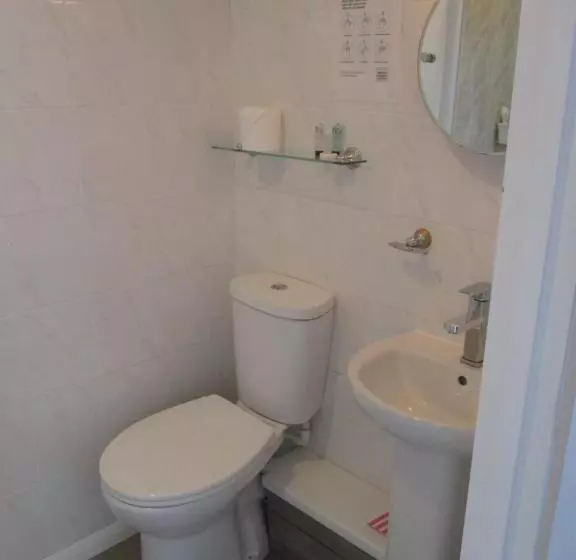 オーシャンビューファミリールーム, Sefton Lodge Seafront ,panoramic Sea View Ensuite Balconys Available, Guest Garden